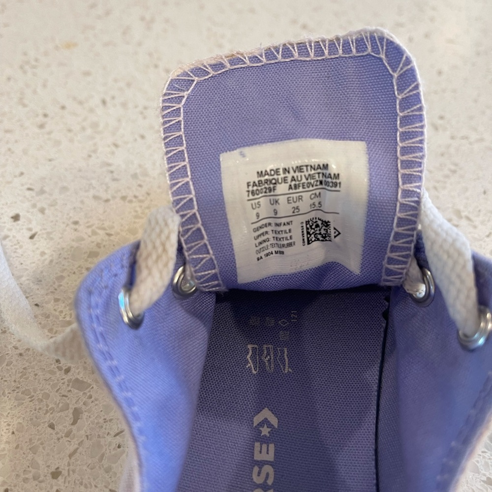 Girls Lavender Converse All Stars Rare Style!! - Picture 8 of 8
